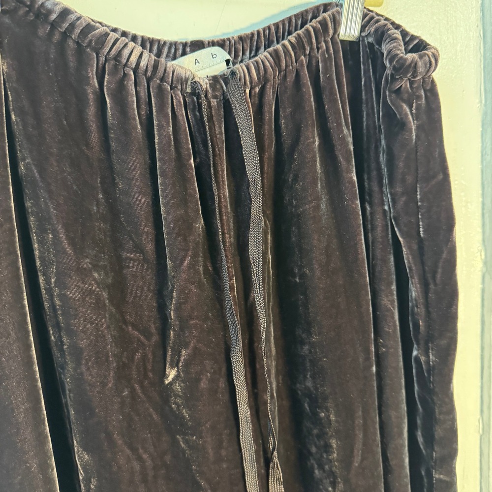 Cabi Silk Velvet Wide Leg Pants Chocolate Brown Drawstring L Quiet Luxury Comfy - Picture 3 of 10